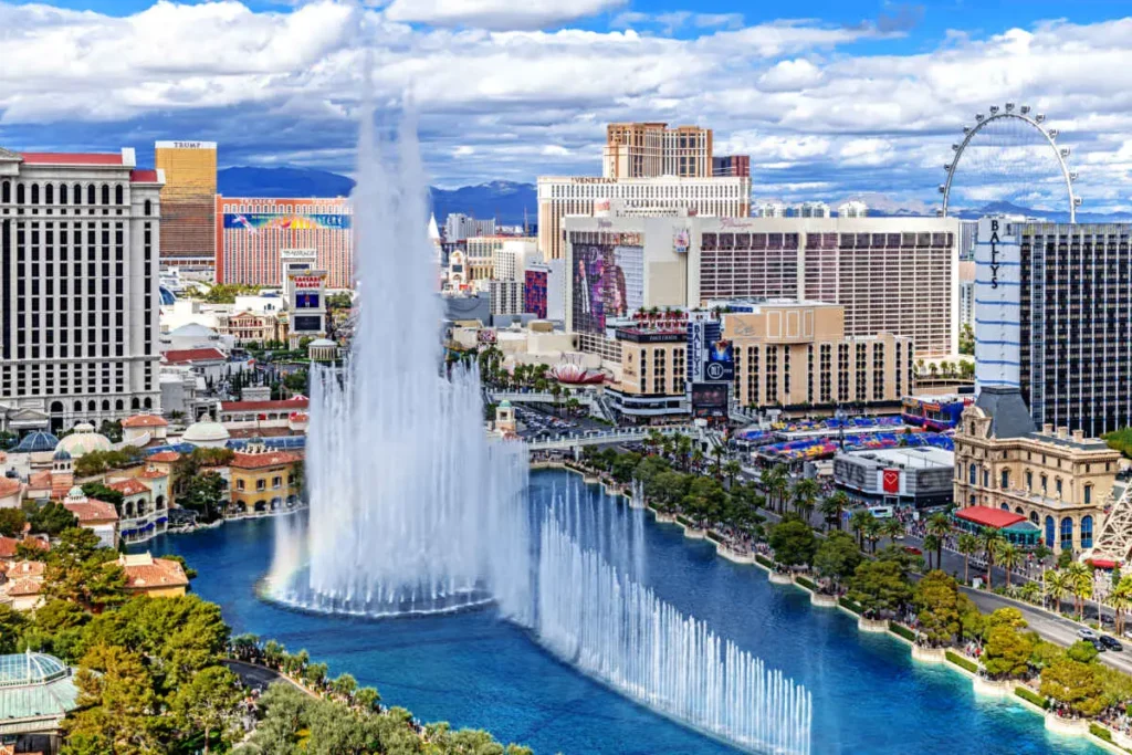Top 10 Places to Visit in Las Vegas in 2024 l Tourist Attractions 6 Bellagio Resort and Fountain Show